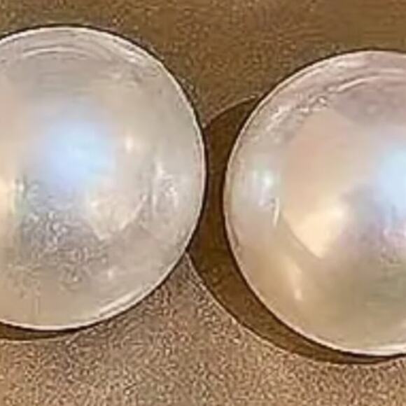 Iridescent Pearl Stud Earrings - Picture 1 of 2